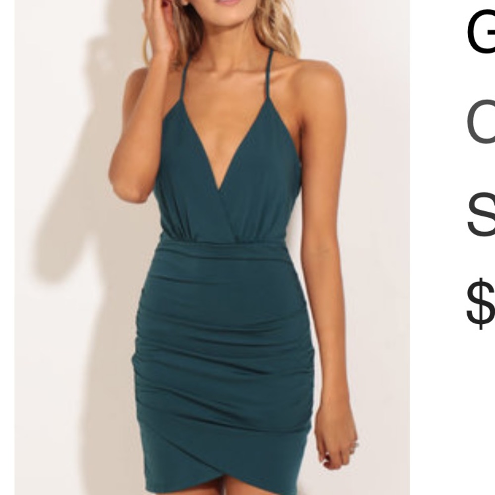 Green, crisscross, runched dress